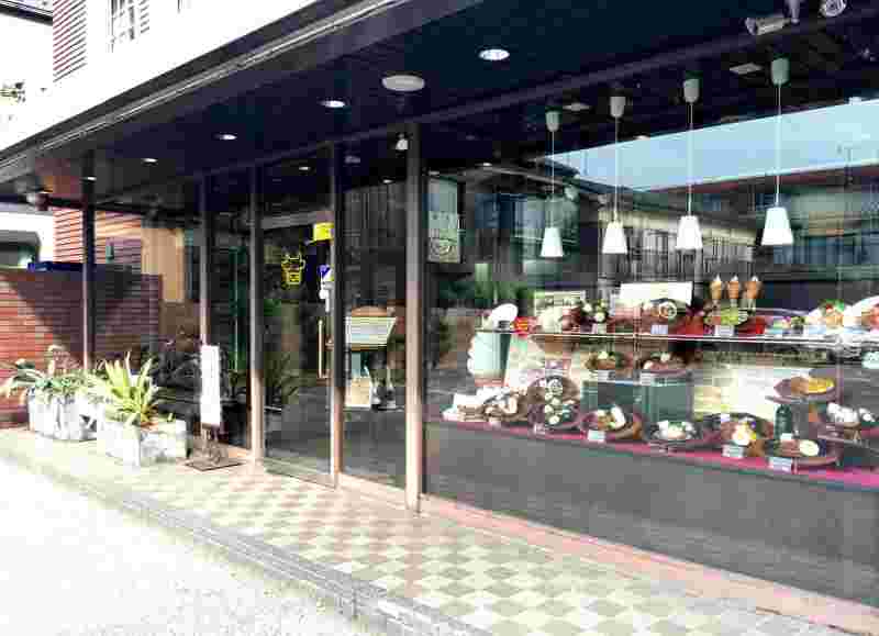 肉の万世亀有店の外観