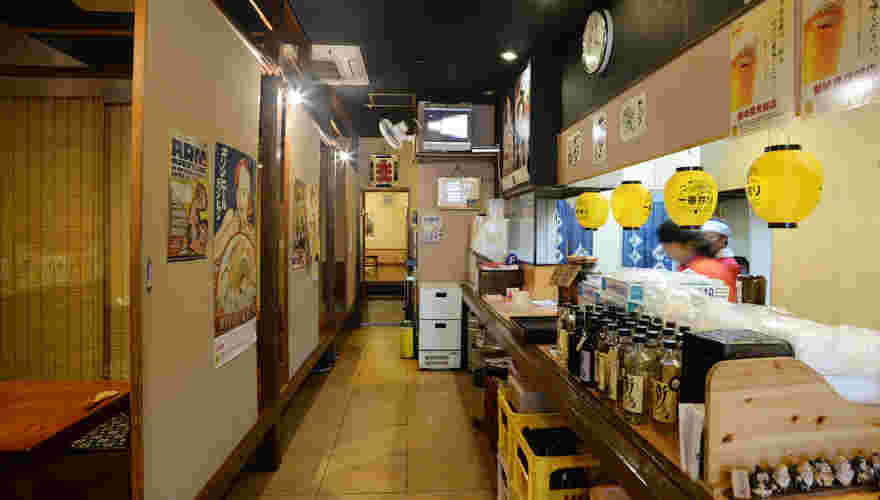 今治焼き鳥新味鳥店内