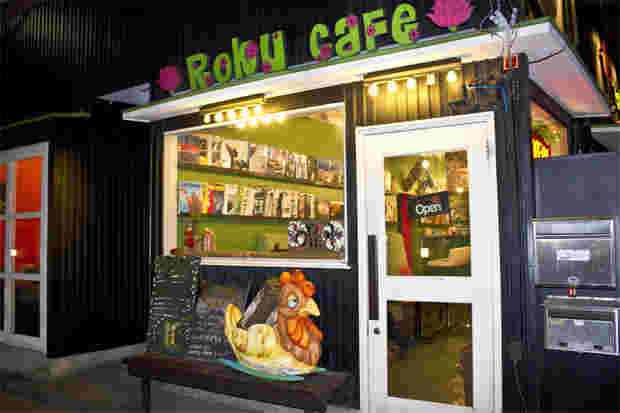 roku cafeの入口