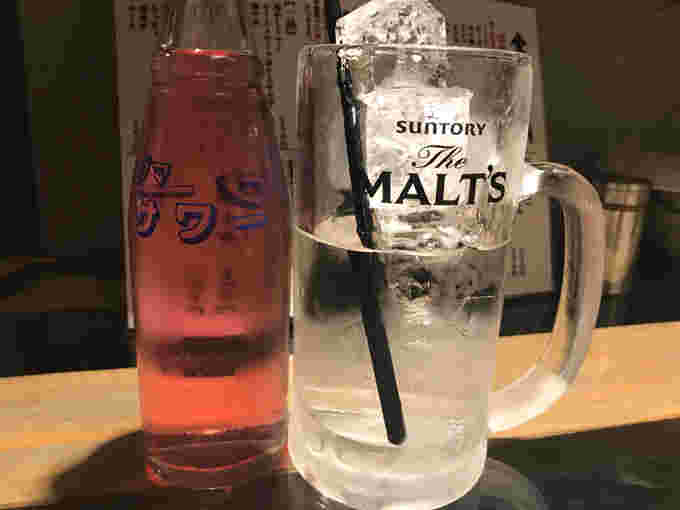 ホッピーのボトルとジョッキ