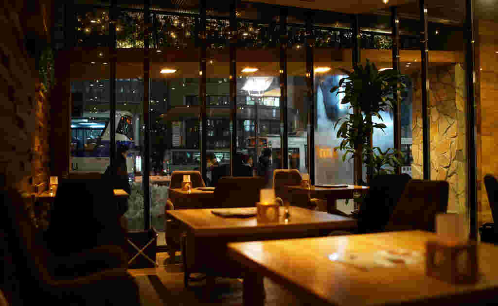 夜カフェの空間