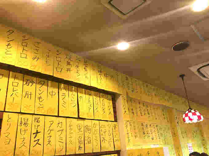 焼き鳥どんの店内風景