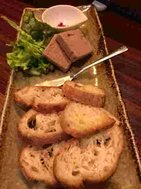 鶏レバーのパテとバゲット