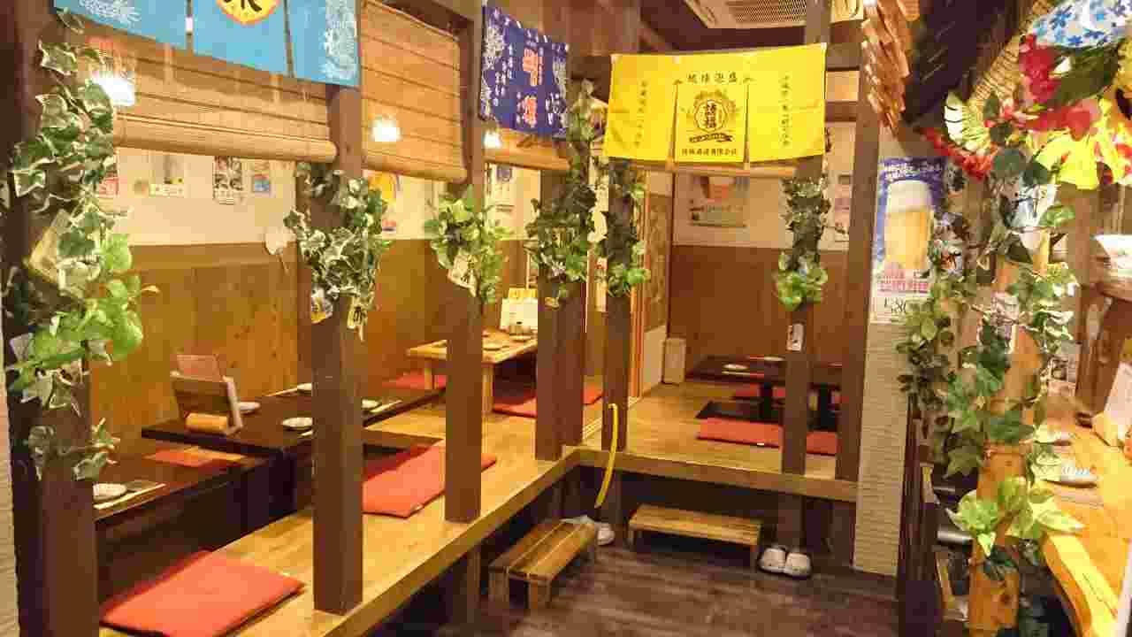 沖縄らしい店内