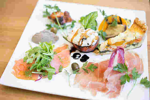 イタリア料理前菜の盛り合わせ