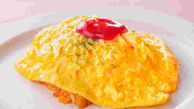 ふわとろオムライスのケチャップがけ