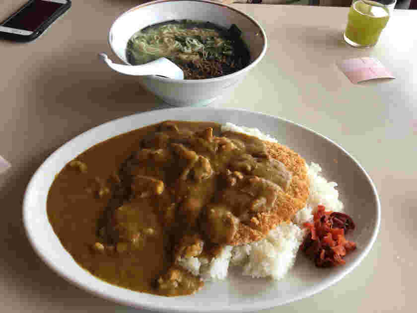 メガカツカレー