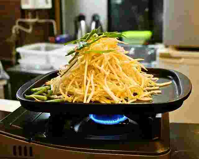 もやしをお肉に被せて食べるのが最高