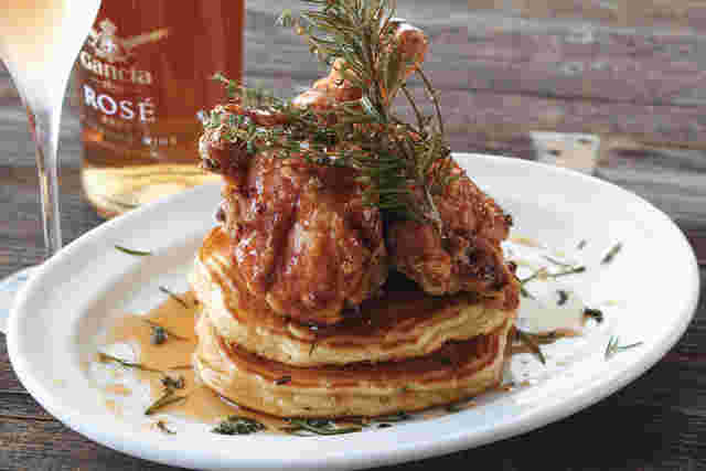 バビーズ ヤエチカの鶏肉たっぷりパンケーキ