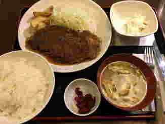 サニーズのステーキ定食