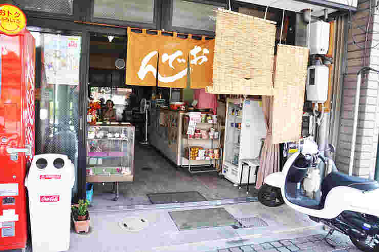 水野商店の店先