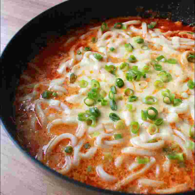 担々チーズうどん