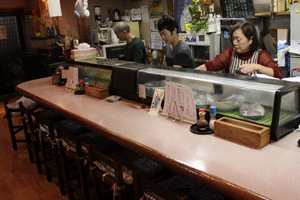 わかとり店カウンター席