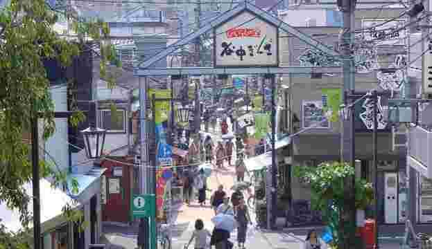 日暮里の街並み