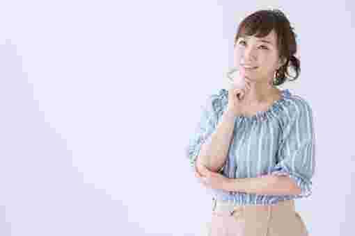 考えている女性