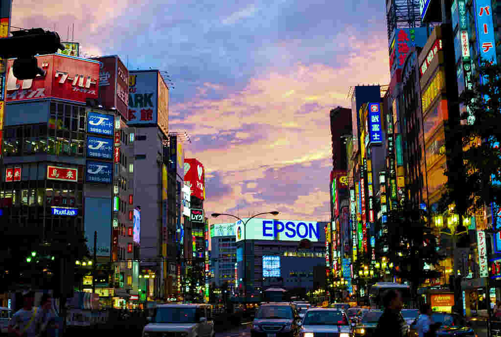 夕暮れ時の新宿