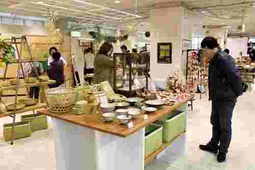 マルカンビル1階の店舗