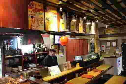 今治焼肉店鉄火鳥店内