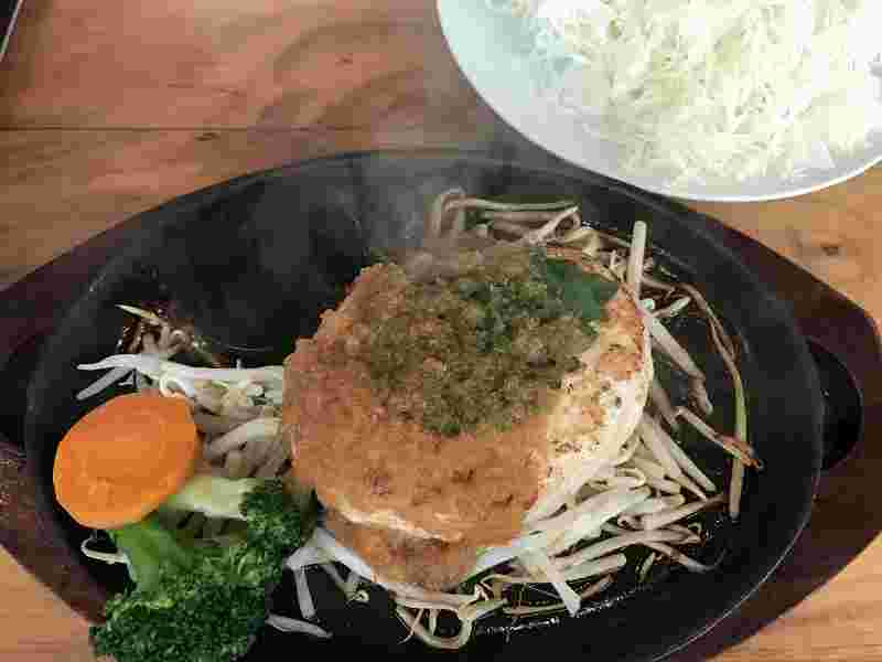 筋肉食堂の軟骨入りハンバーグ