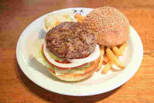 肉肉しいバーガー