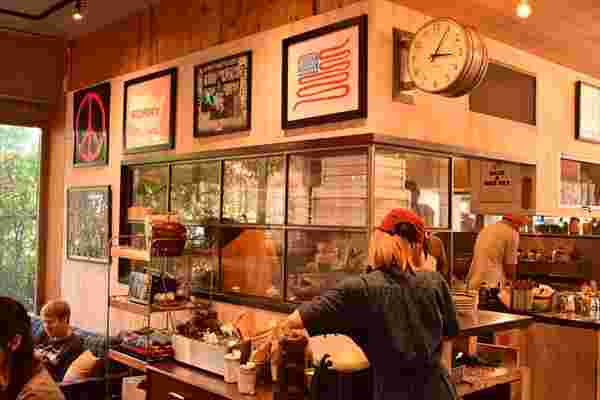 アメリカンな店内