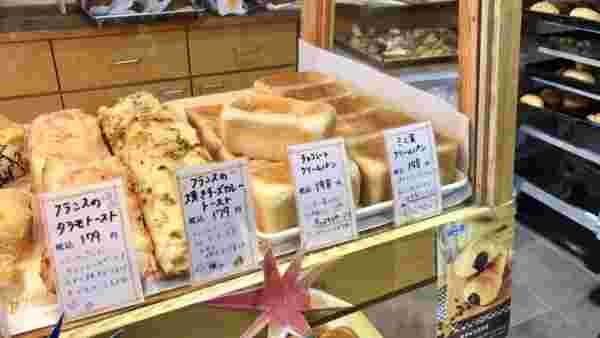 パネッテリアヴィヴォの店内のショーケース