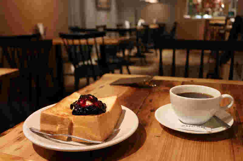 喫茶店のモーニングセット