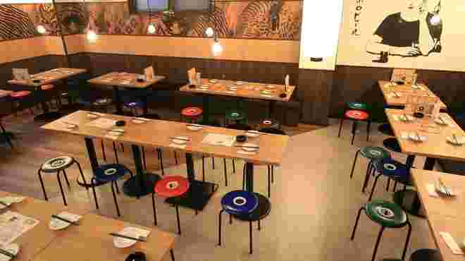 居酒屋の店内