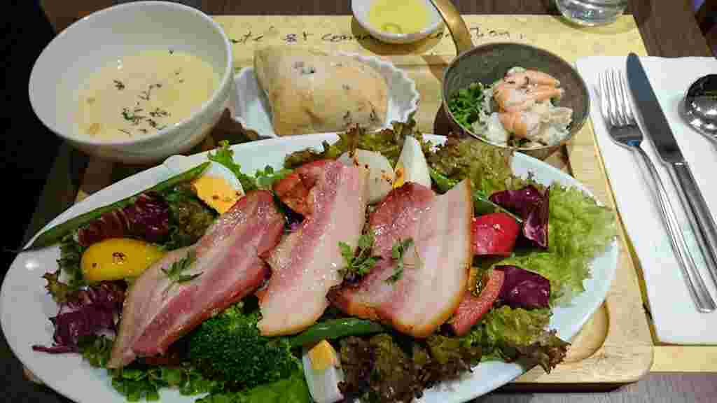 ロクシタンカフェローストベーコンサラダ