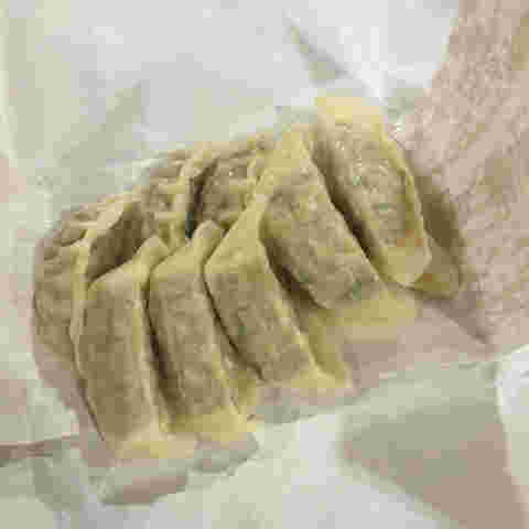 生餃子の写真