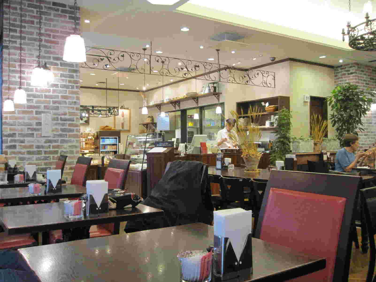 進々堂の店内