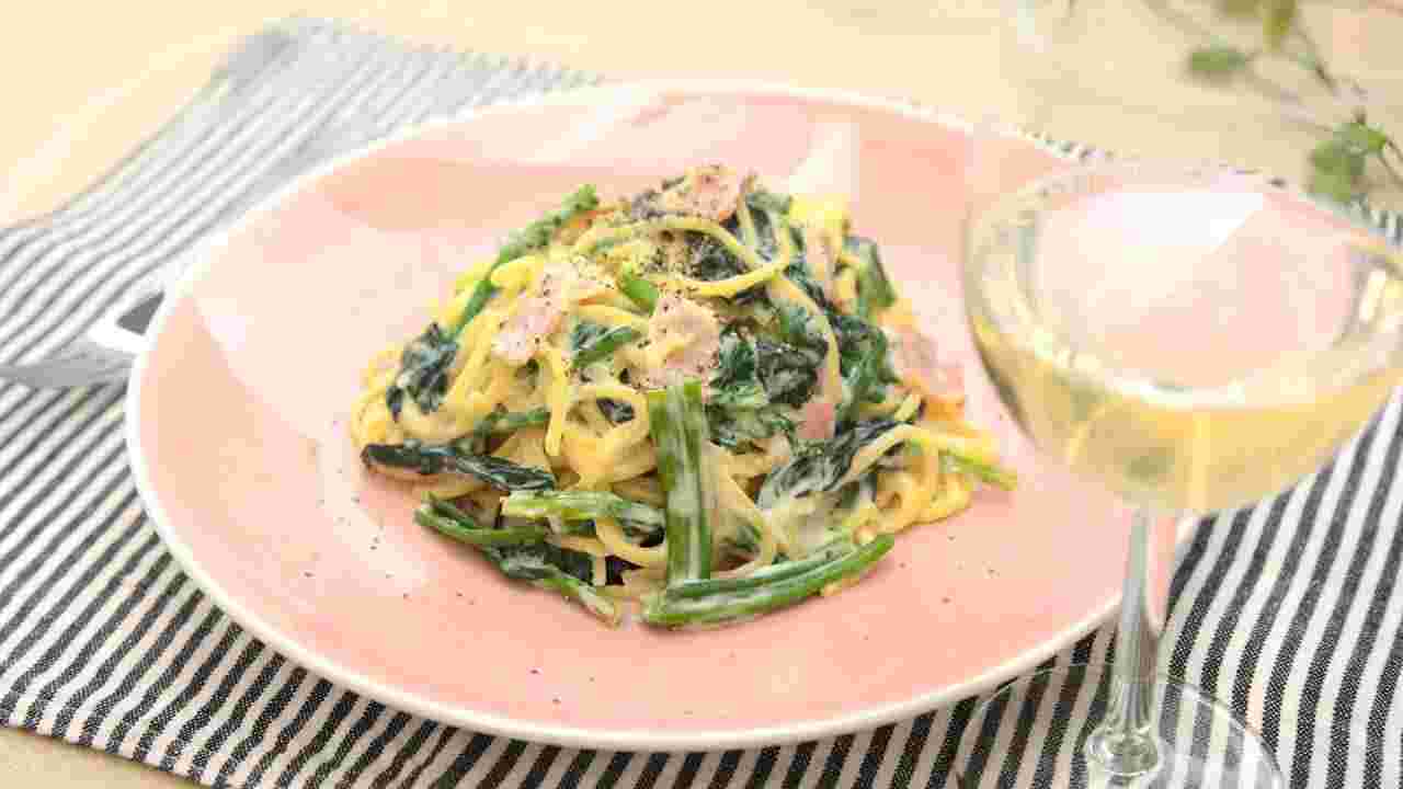 ほうれん草とベーコンのクリームパスタ