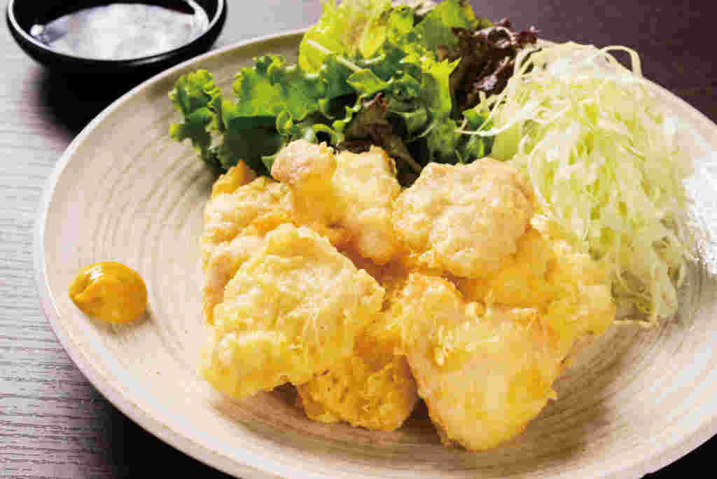 白くてサクサクの衣が付いた美味しそうなとり天