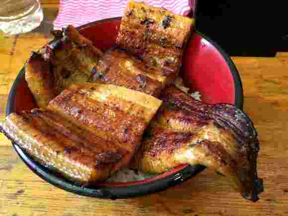 ボリューム満点のメガうな丼