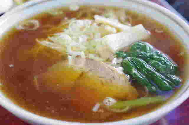 栄屋ミルクホールのラーメン