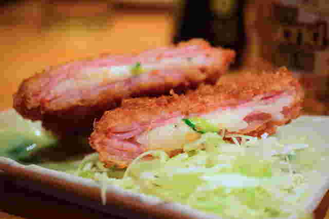 名物のハムカツ