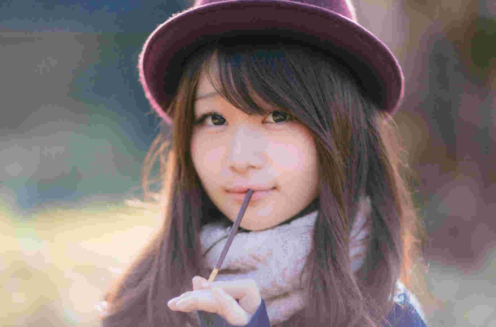 食べる　女性