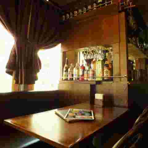 カジュアルな店内
