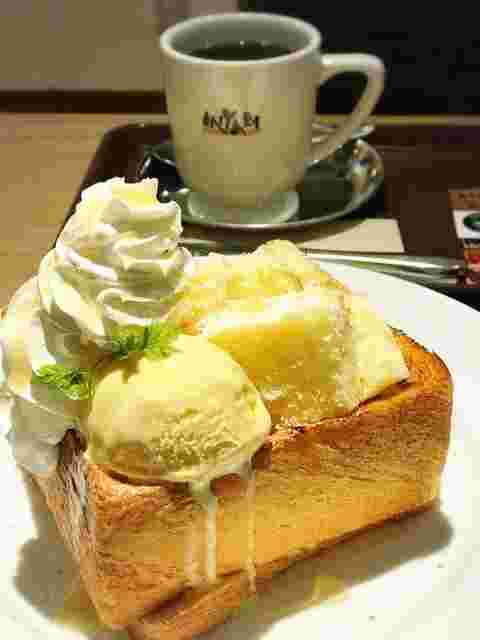 CAFE&BAKERYMIYABIのハニートースト