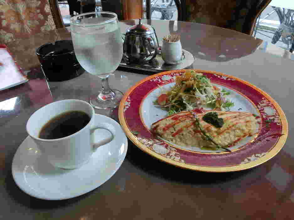 コーヒーとオムレツ