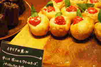 ミニサイズのミニトマトパン
