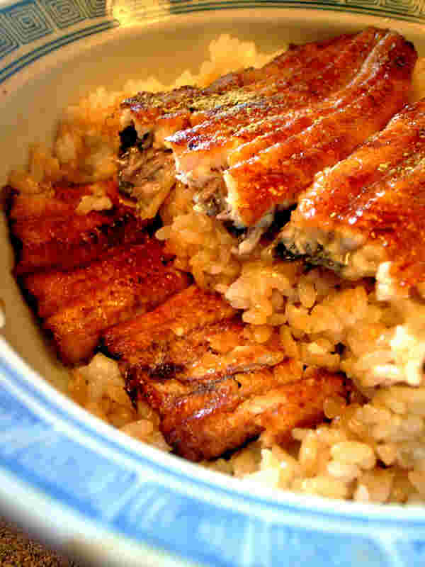 うなぎが二段の「中入丼」