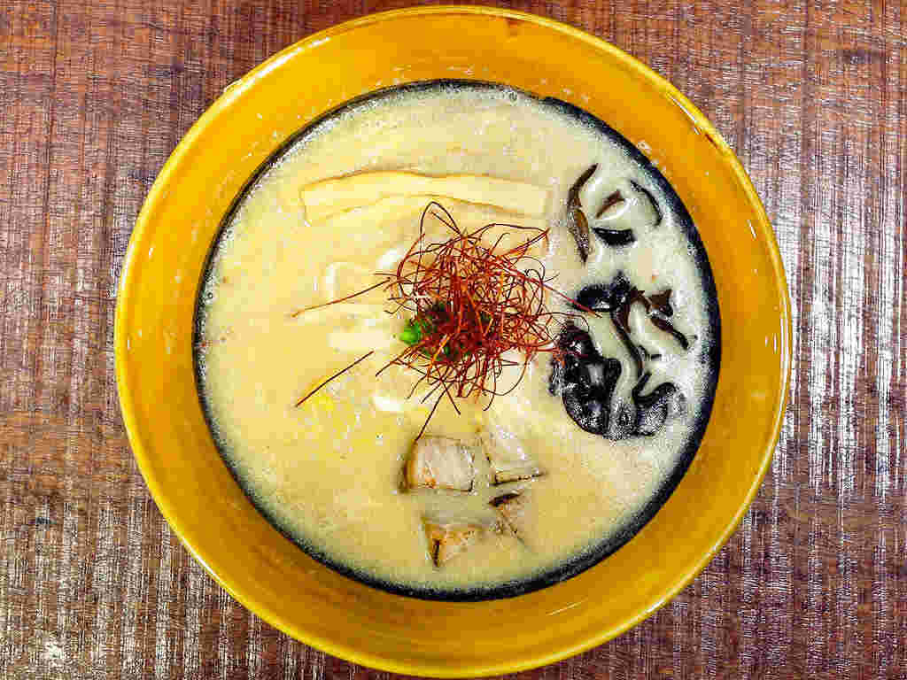大火力で作る炎の味噌ラーメン「炎神」