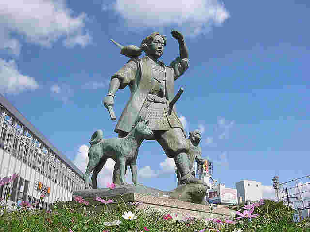 桃太郎像