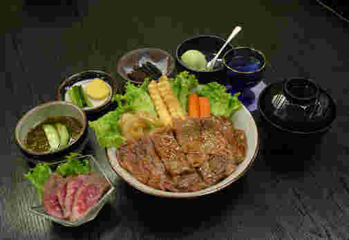 ステーキ牛丼