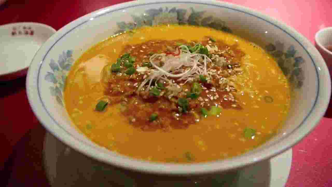 新北海園の担々麺