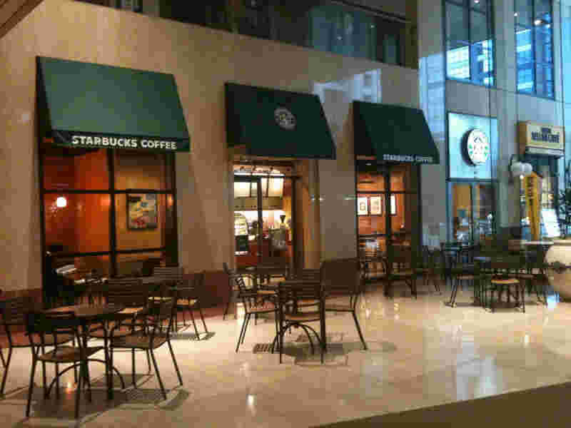 スターバックスの西新宿三井ビル店