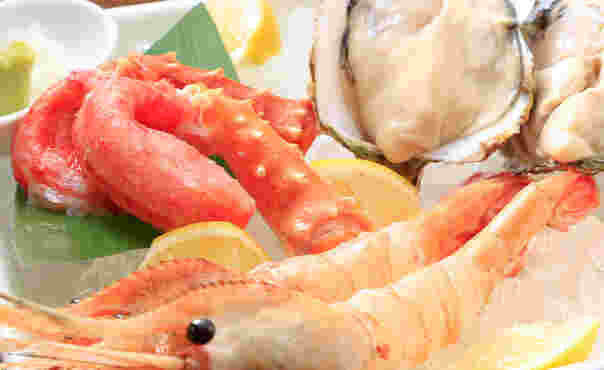 おおぶりのエビカニと貝