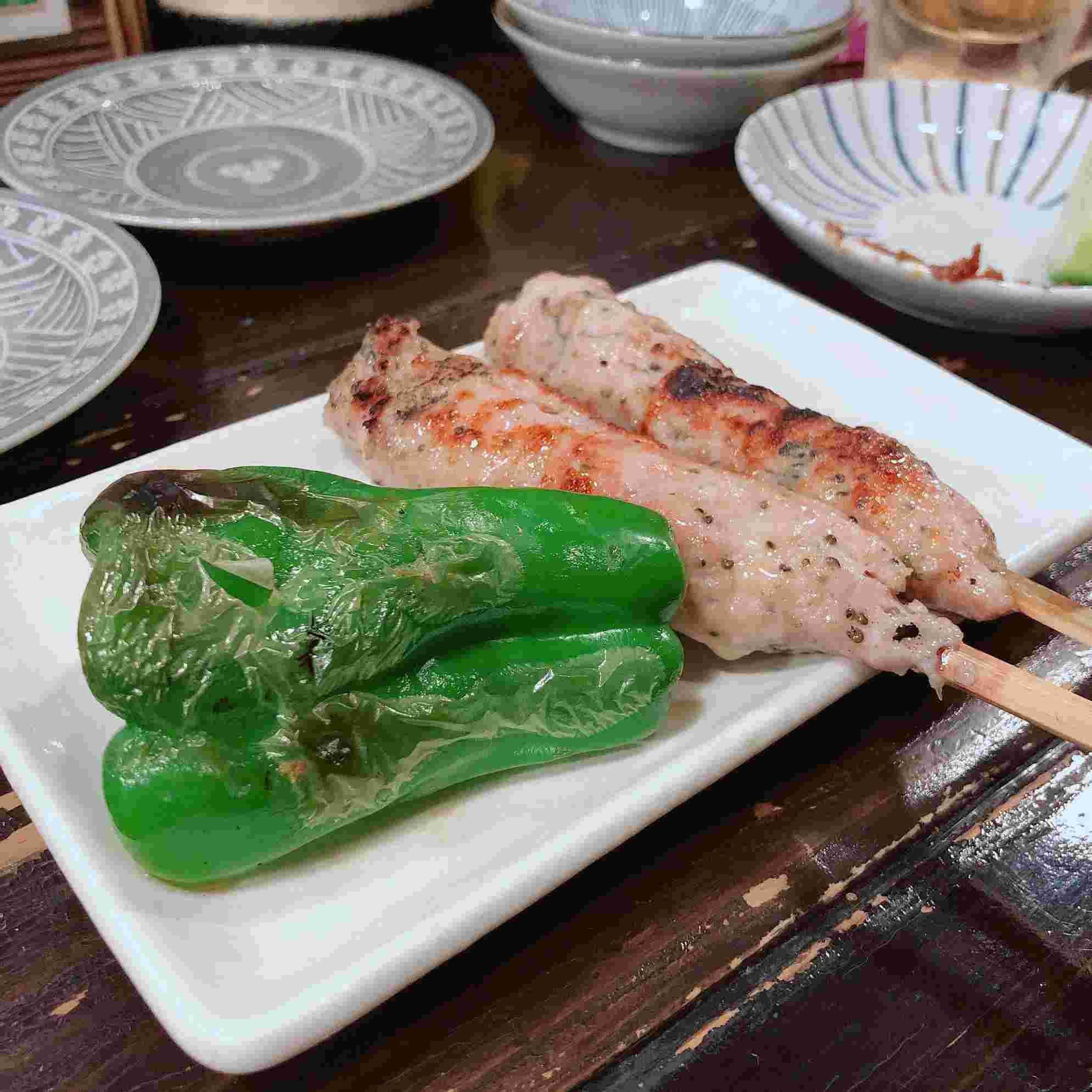うまそうなつくねとピーマン焼き