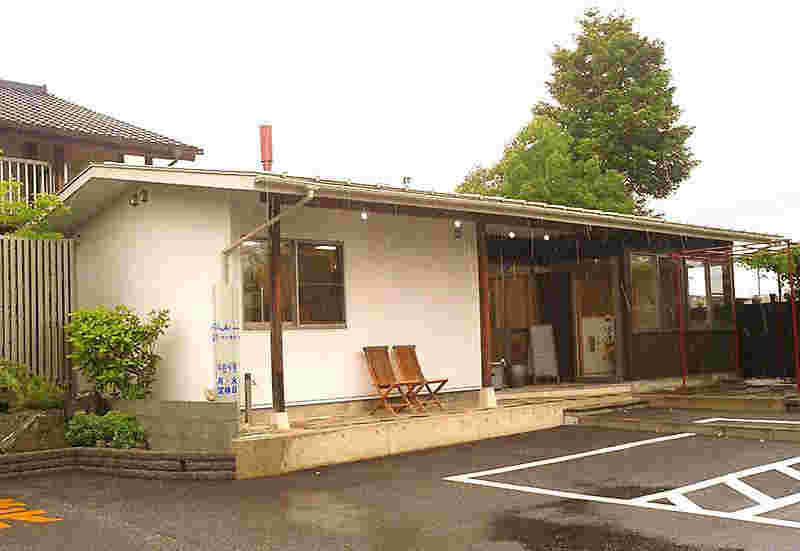 あけび庵の店先